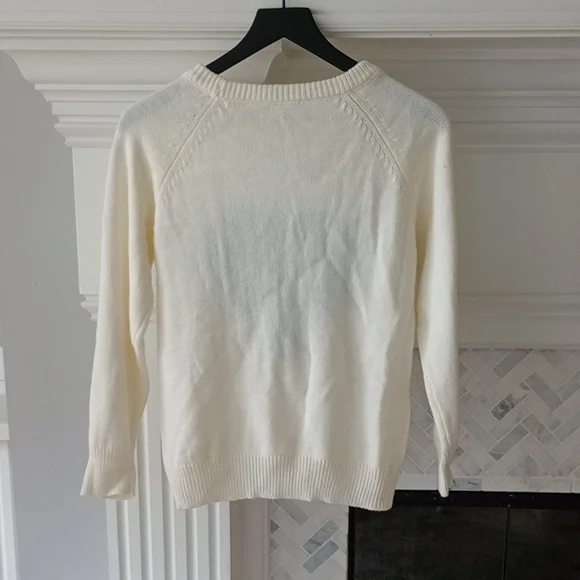 B) Chic Cream Sweater with BlackHeart Design - Picture 3 of 4